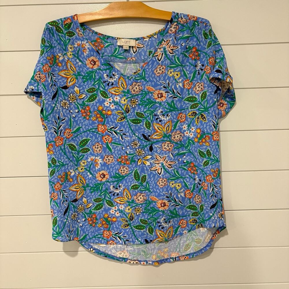 Ann Taylor LOFT Outlet | Top Floral Short Sleeve Blue Casual Work Wear- Large